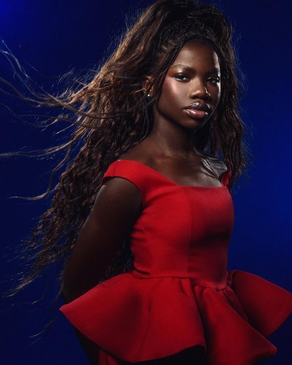 Títi Filha de Bruno Gagliasso e Giovanna Ewbank arranca elogios dos famosos em sua estreia com o modelo na Rio Fashion Week 