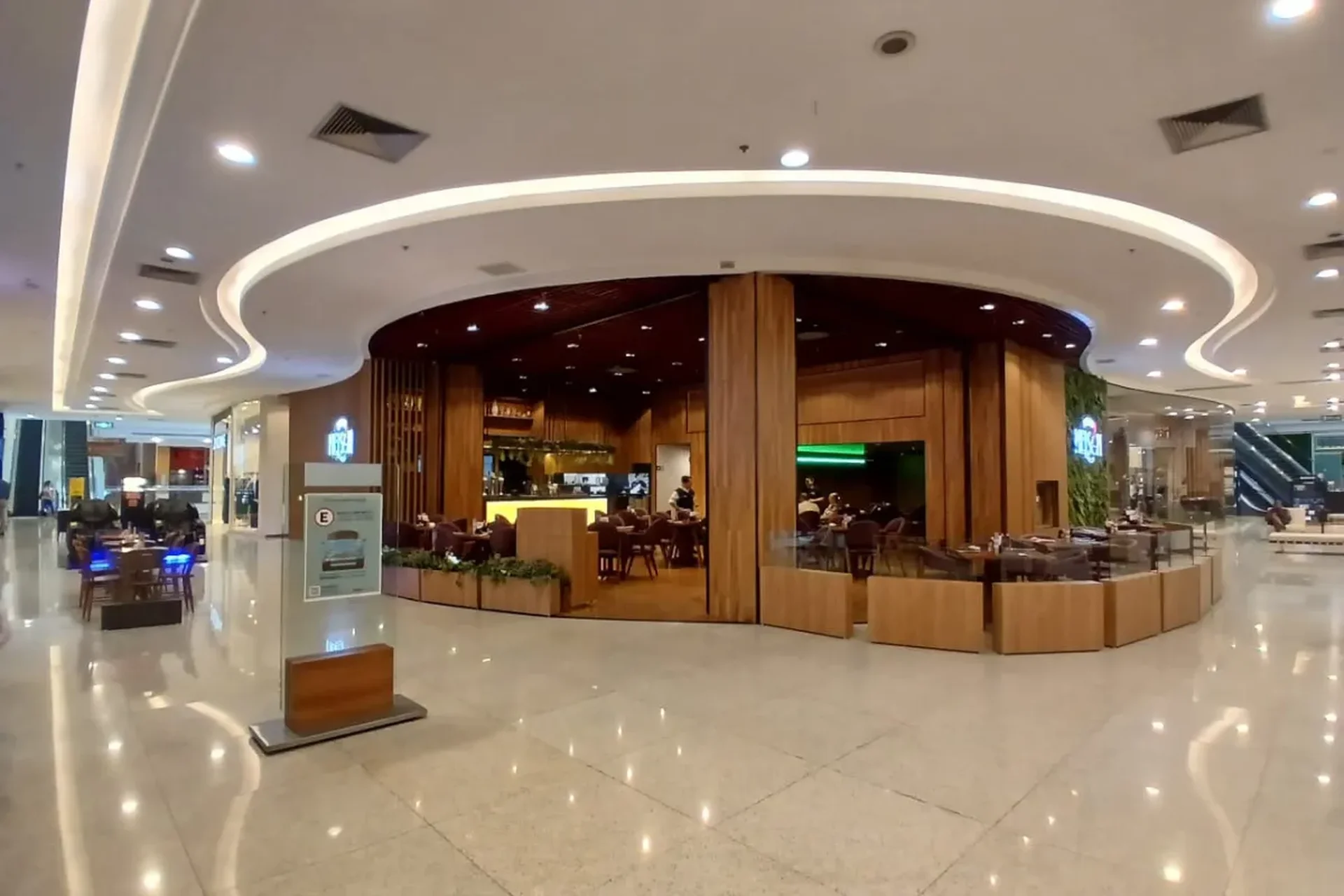 Bar do Nelson inaugura no ShoppingSantaÚrsula