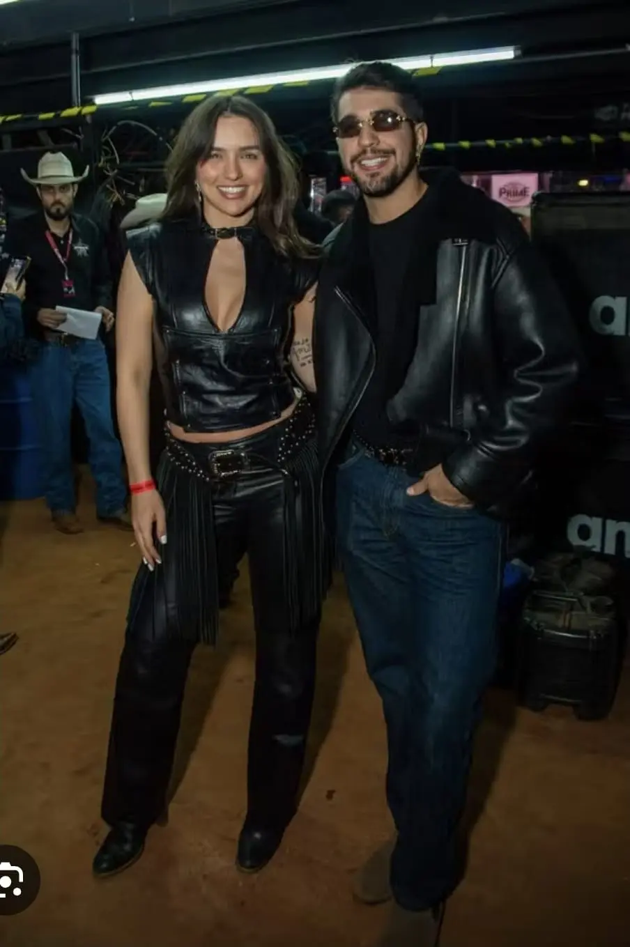 Rafa Kalimann e Nattan combinam looks em noite da final das montarias em touros pela PBR, na Festa do Peão.